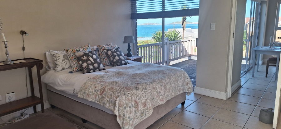 To Let 5 Bedroom Property for Rent in Bluewater Bay Western Cape